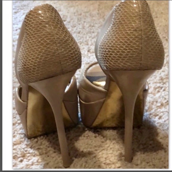 BEBE NUDE LEATHER SNAKESKIN HEEL - Picture 4 of 8